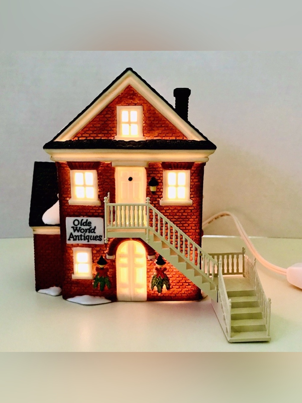 Dept 56 Disney Park Village 1994 Illuminated Olde World Antiques I #5351-1